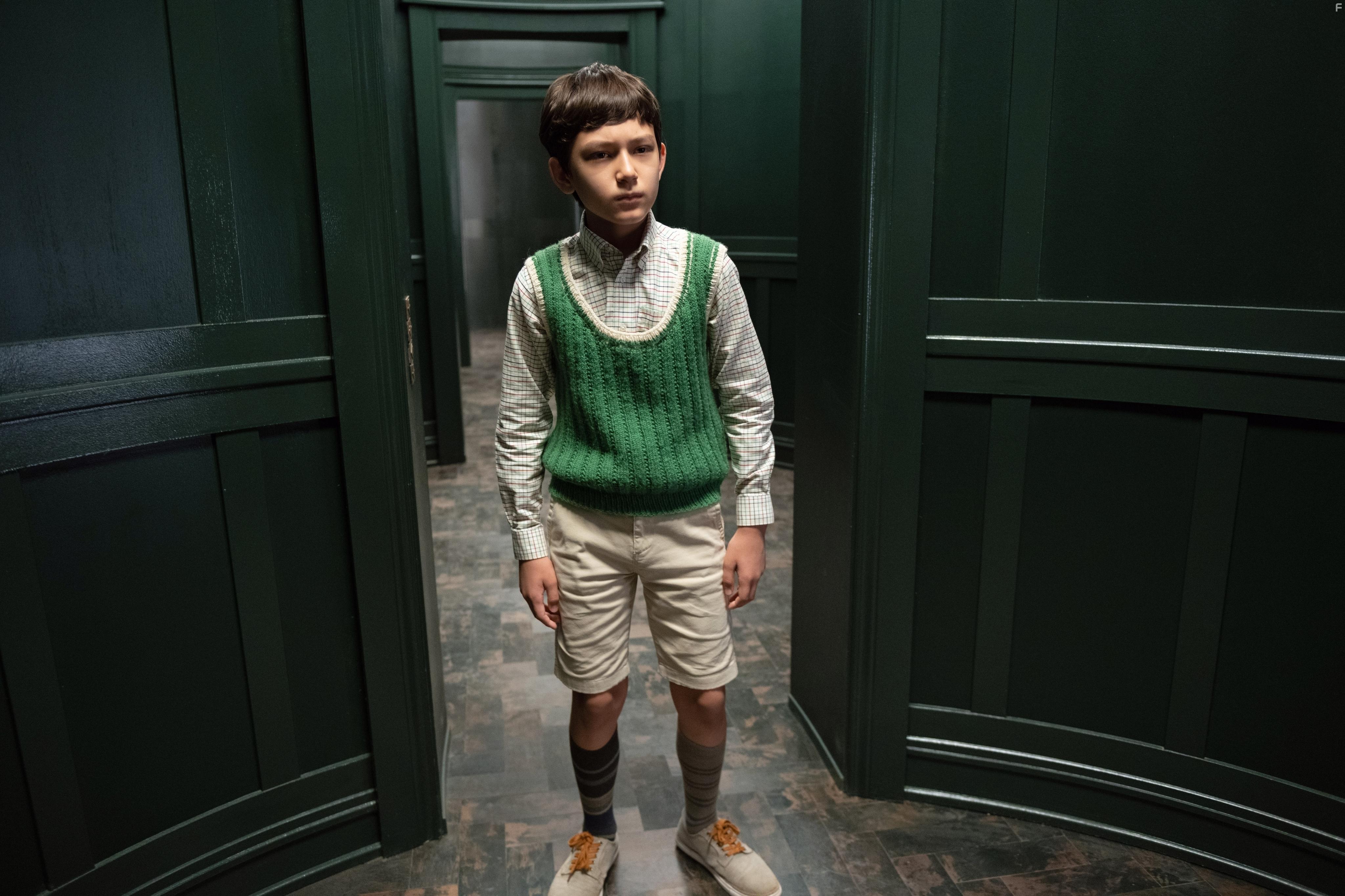 Mystic Inscho in Het mysterieuze Benedict Genootschap (2021)