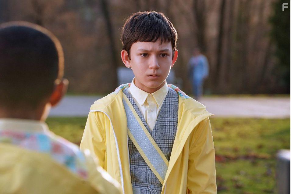 Mystic Inscho in Het mysterieuze Benedict Genootschap (2021)