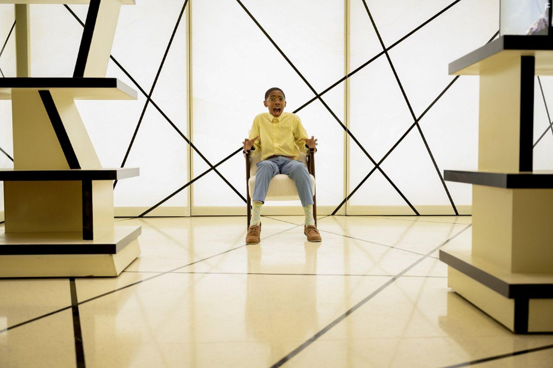 Seth Carr in Het mysterieuze Benedict Genootschap (2021)