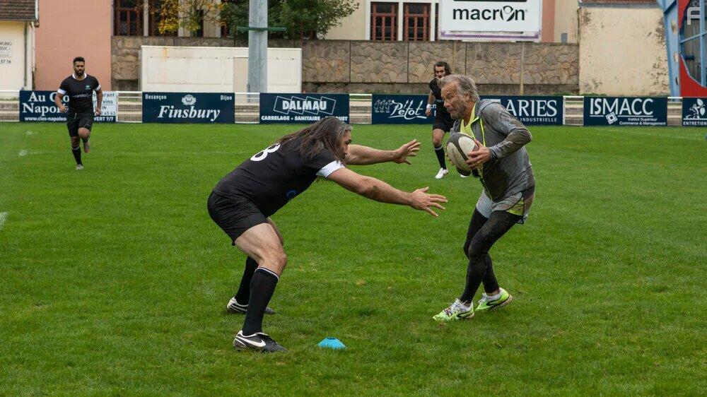 Franck Dubosc and Sbastien Chabal in Le sens de la famille (2020)