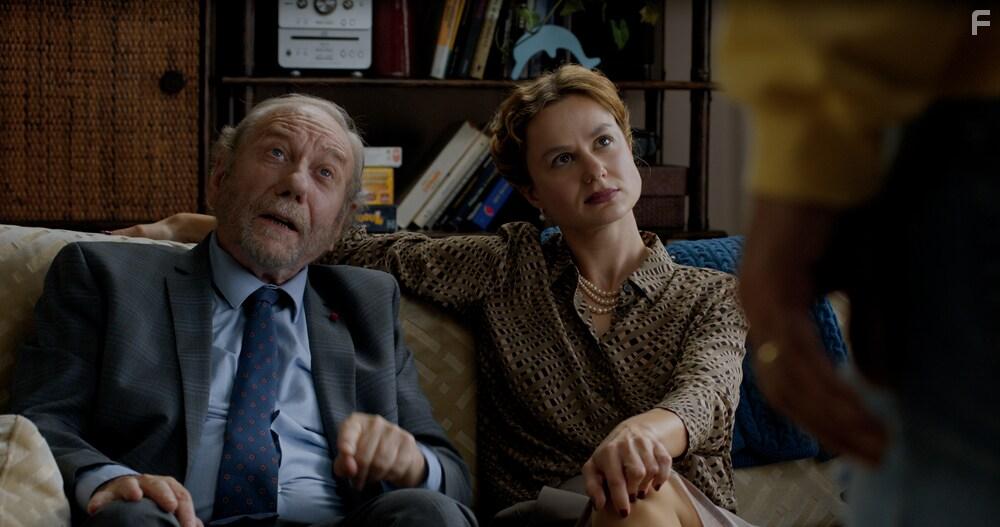 Jackie Berroyer and Mathilde Roehrich in Le sens de la famille (2020)