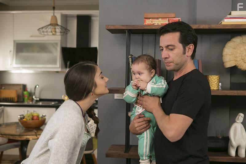 Ali Il, Sevda Erginci, and Glsn Sare Fil in Ver Elini ASk (2017)