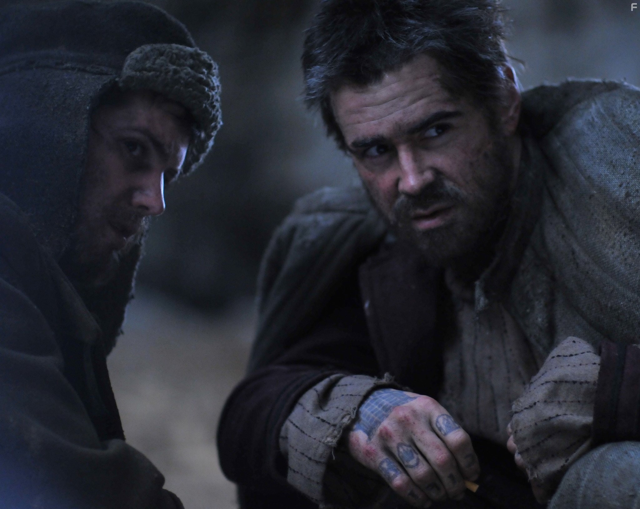 Colin Farrell and Jim Sturgess in Путь домой (2010)