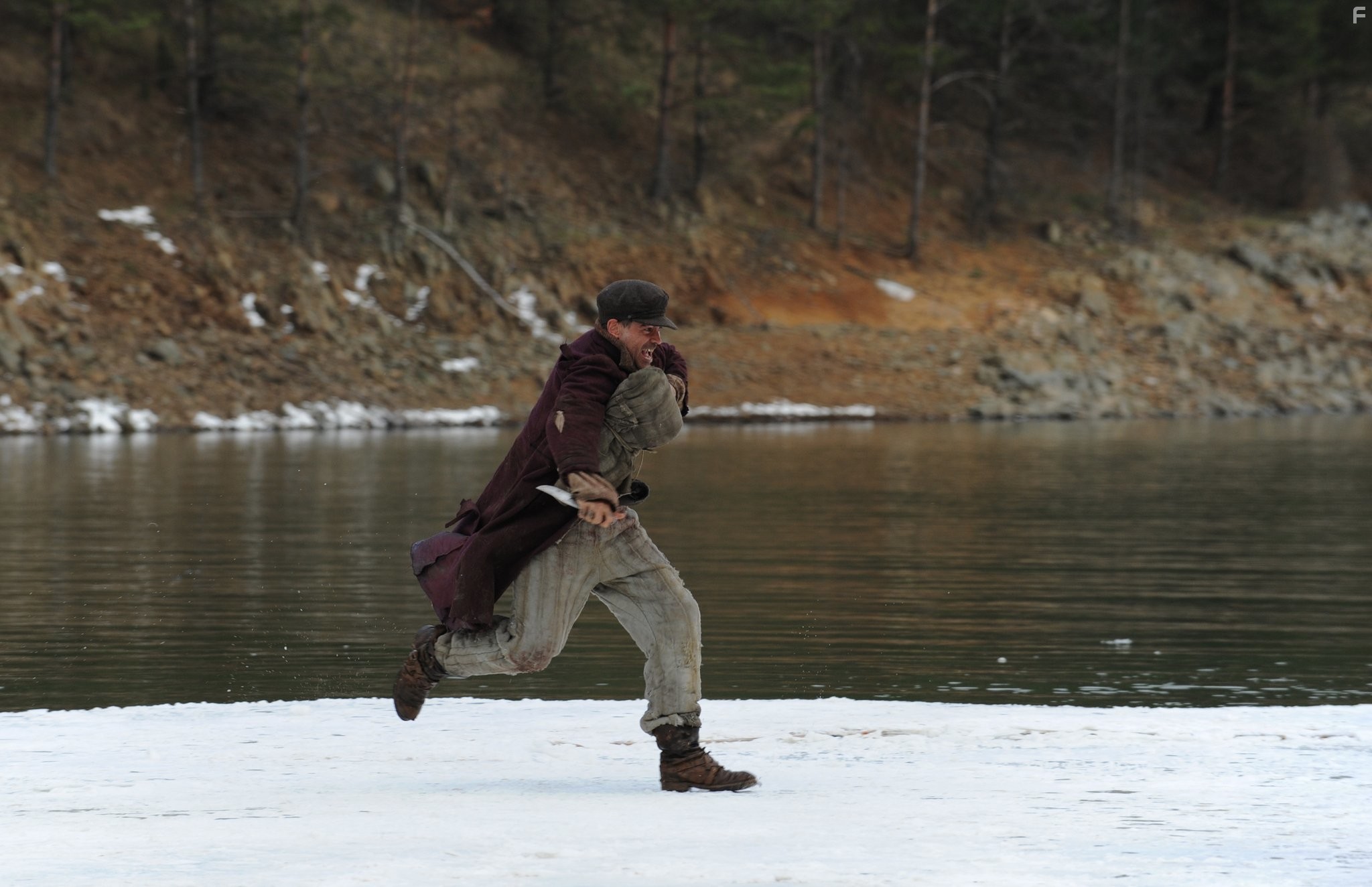 Jim Sturgess in Путь домой (2010)