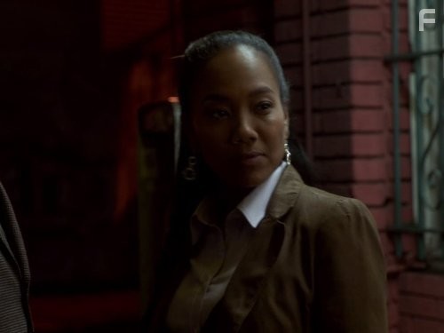 Sonja Sohn in Следствие по телу (2011)