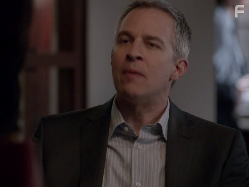 Jay Karnes in Следствие по телу (2011)