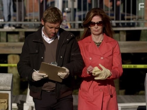 Dana Delany and Nic Bishop in Следствие по телу (2011)