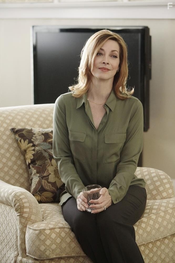 Sharon Lawrence in Следствие по телу (2011)