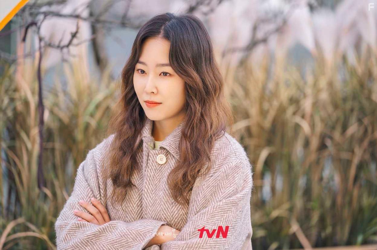 Hyeon-jin Seo in Neoneun Naeui Bom (2021)