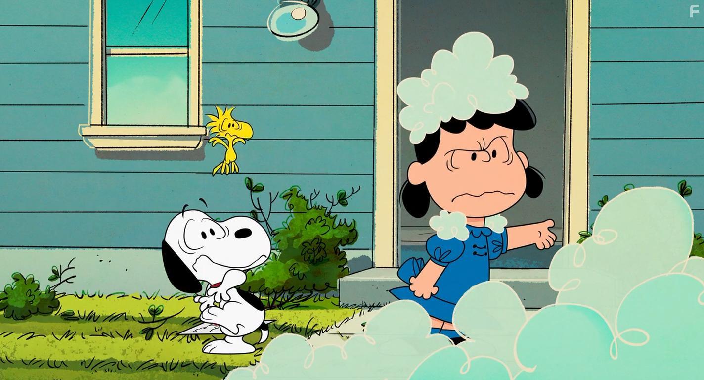 Rob Tinkler, Terry McGurrin, and Isabella Leo in The Snoopy Show (2021)