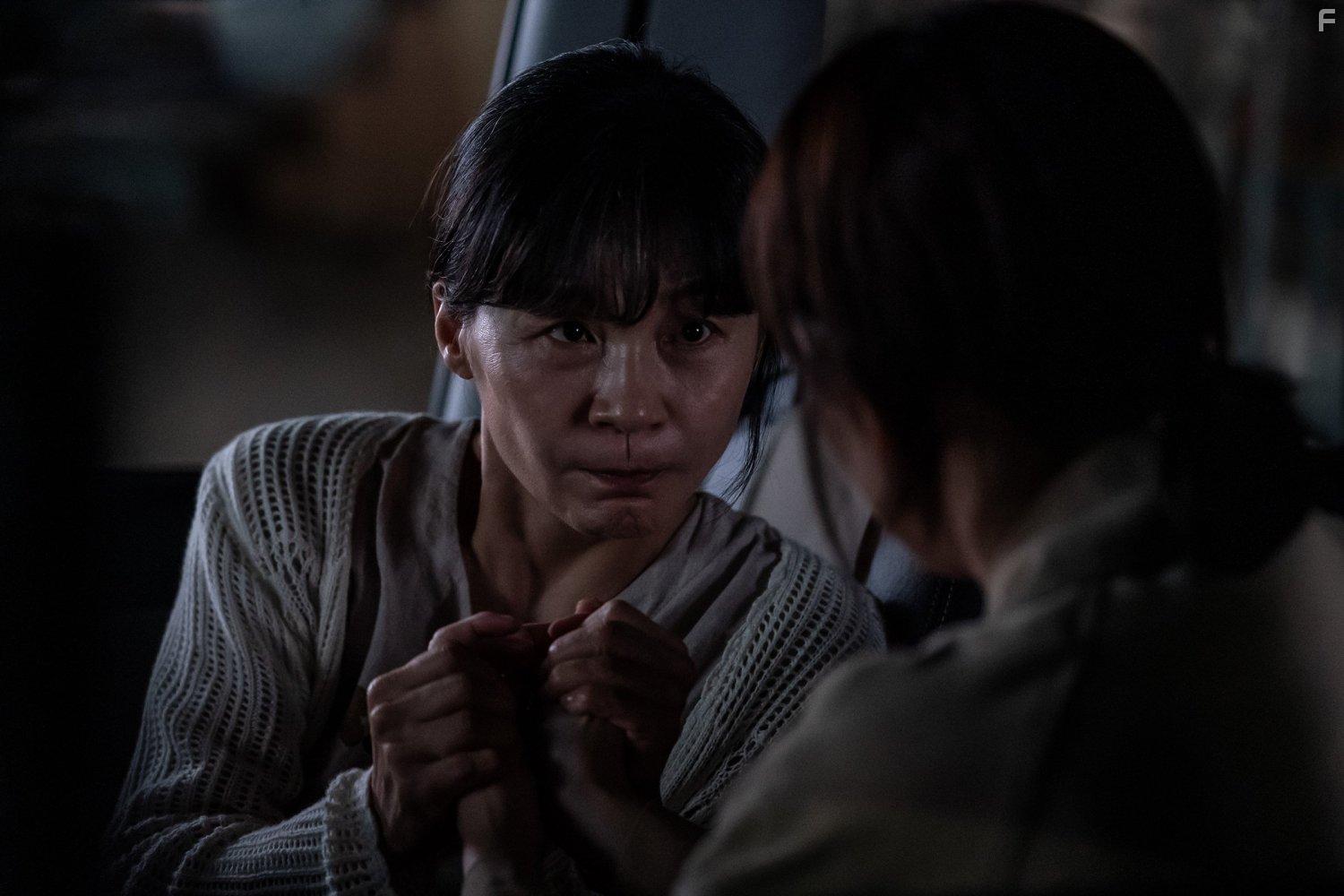 Hae-yeon Kil in Midnight (2021)