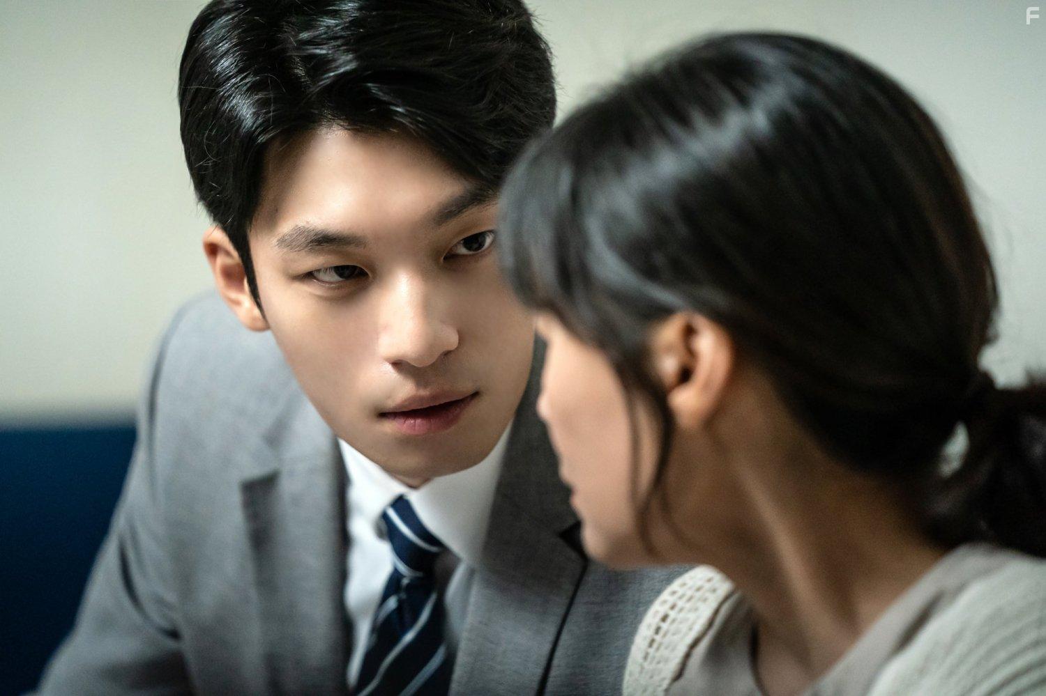 Wi Ha-joon in Midnight (2021)