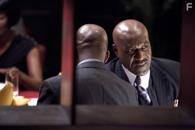 Delroy Lindo in Власть закона (2011)