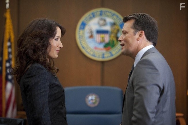 Jennifer Beals in Власть закона (2011)