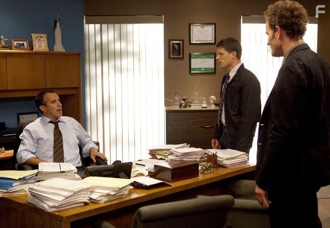 Jason Clarke and Matt Lauria in Власть закона (2011)