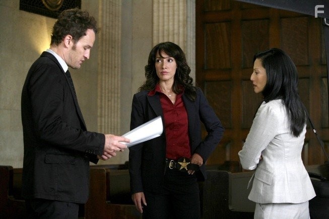 Jennifer Beals and Jason Clarke in Власть закона (2011)