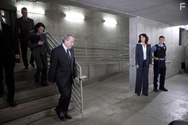 Jennifer Beals in Власть закона (2011)