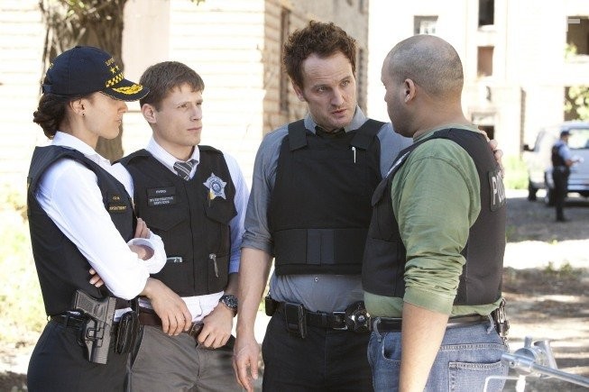 Jennifer Beals, Jason Clarke, and Matt Lauria in Власть закона (2011)
