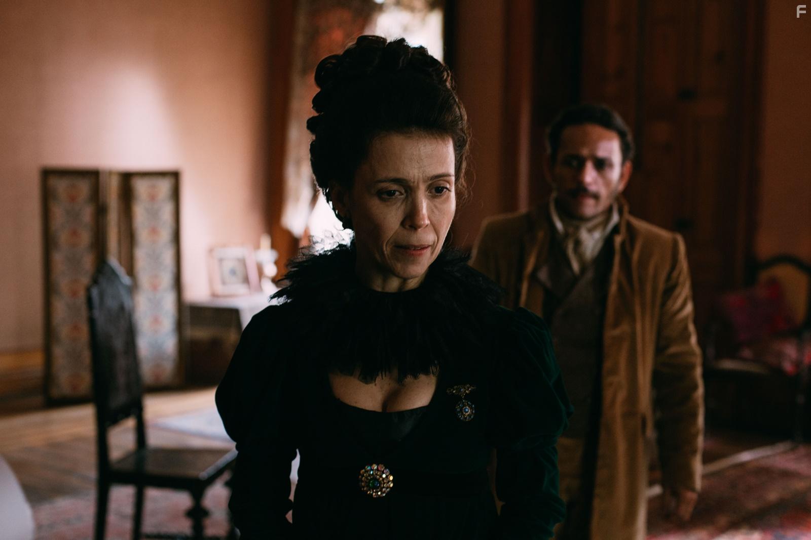 Nara Monteiro and Oscar Calixto in Brasil Imperial (2020)