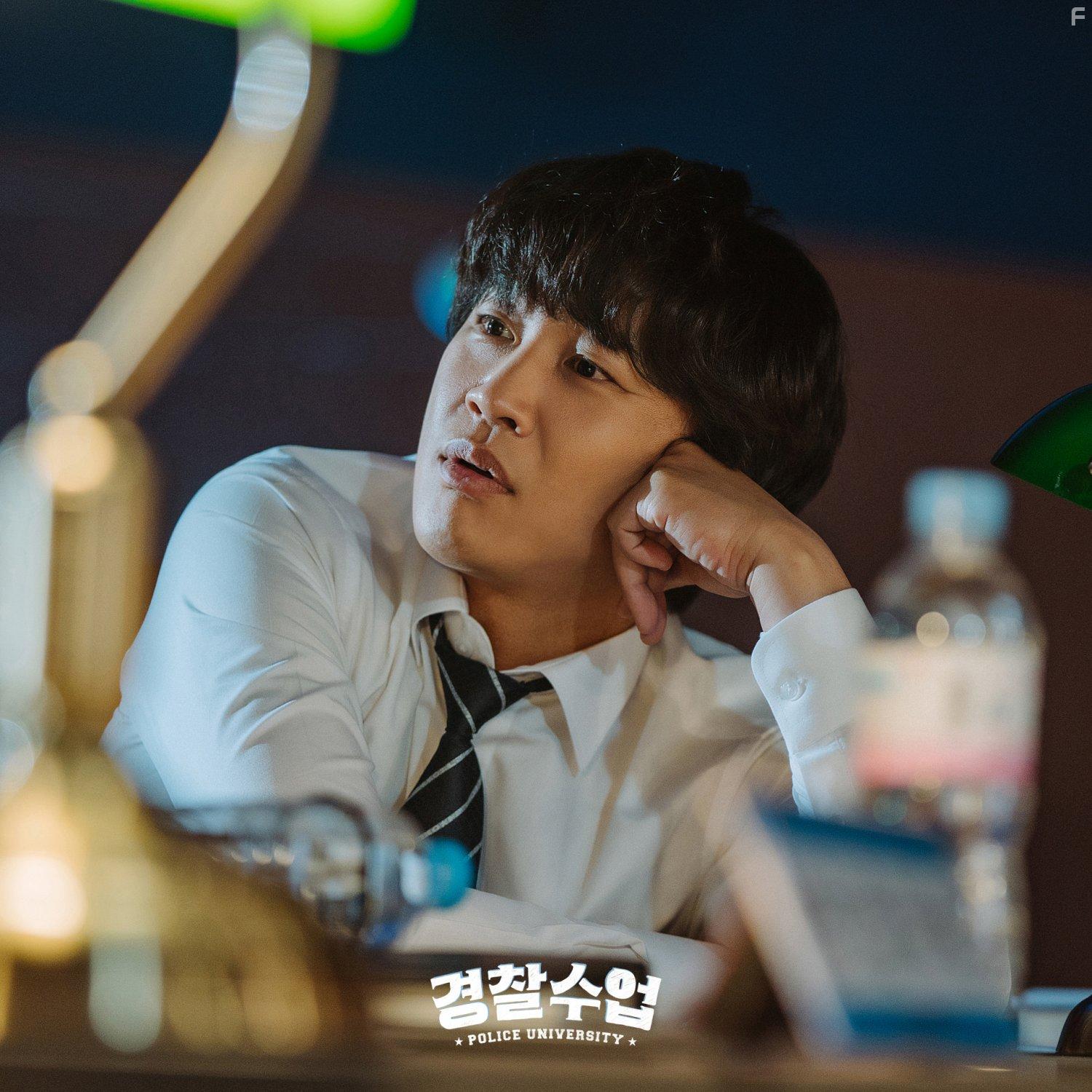 Tae-Hyun Cha in Kyeongchalsueob (2021)