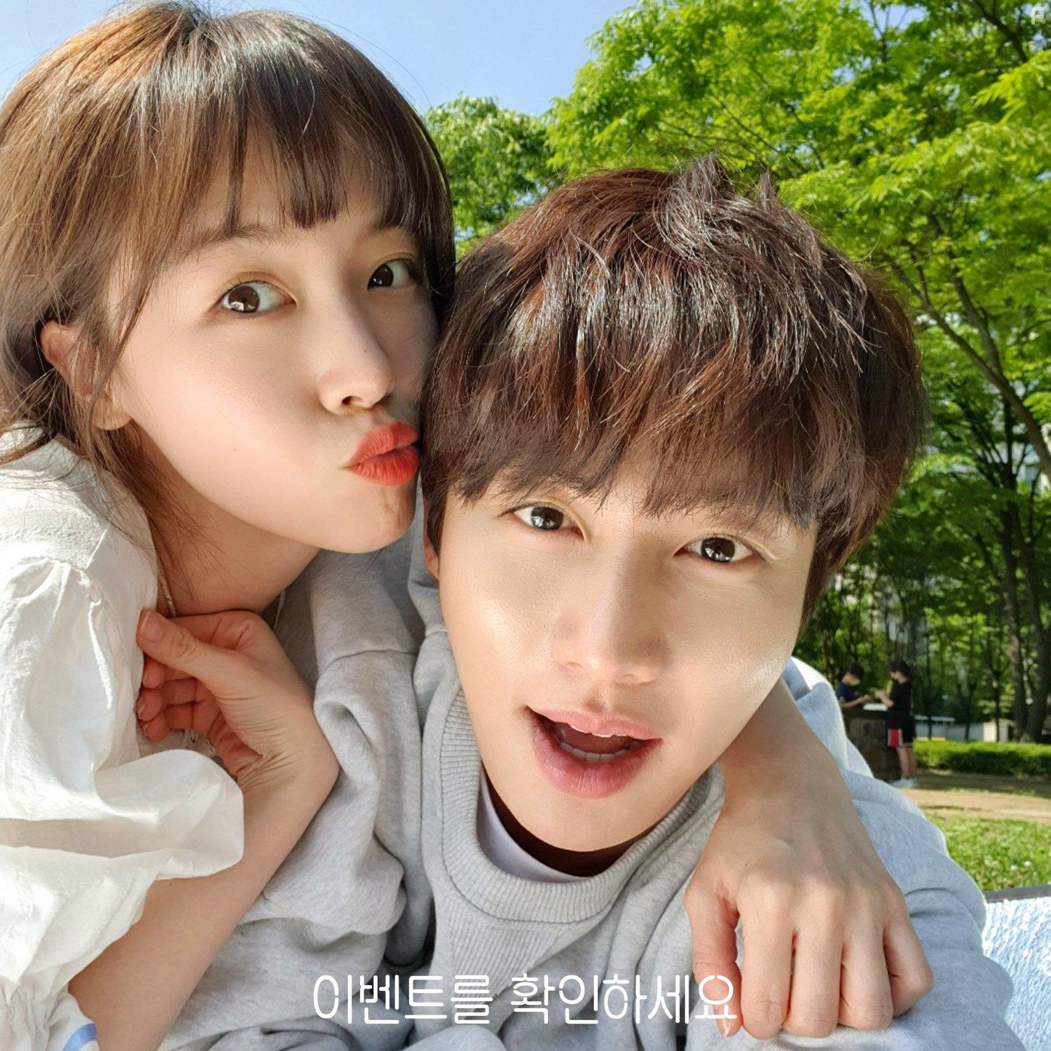 Min-ah Bang and Hwa-Woon Kwon in Ibenteureul Hwakinhaseyo (2021)