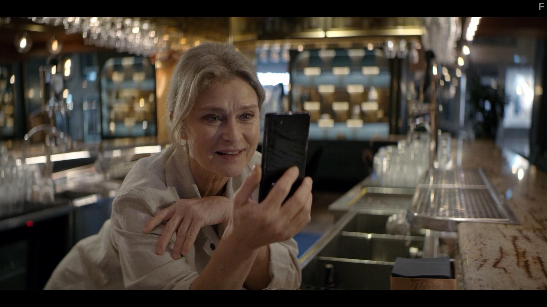 Lena Endre in Glacir (2021)