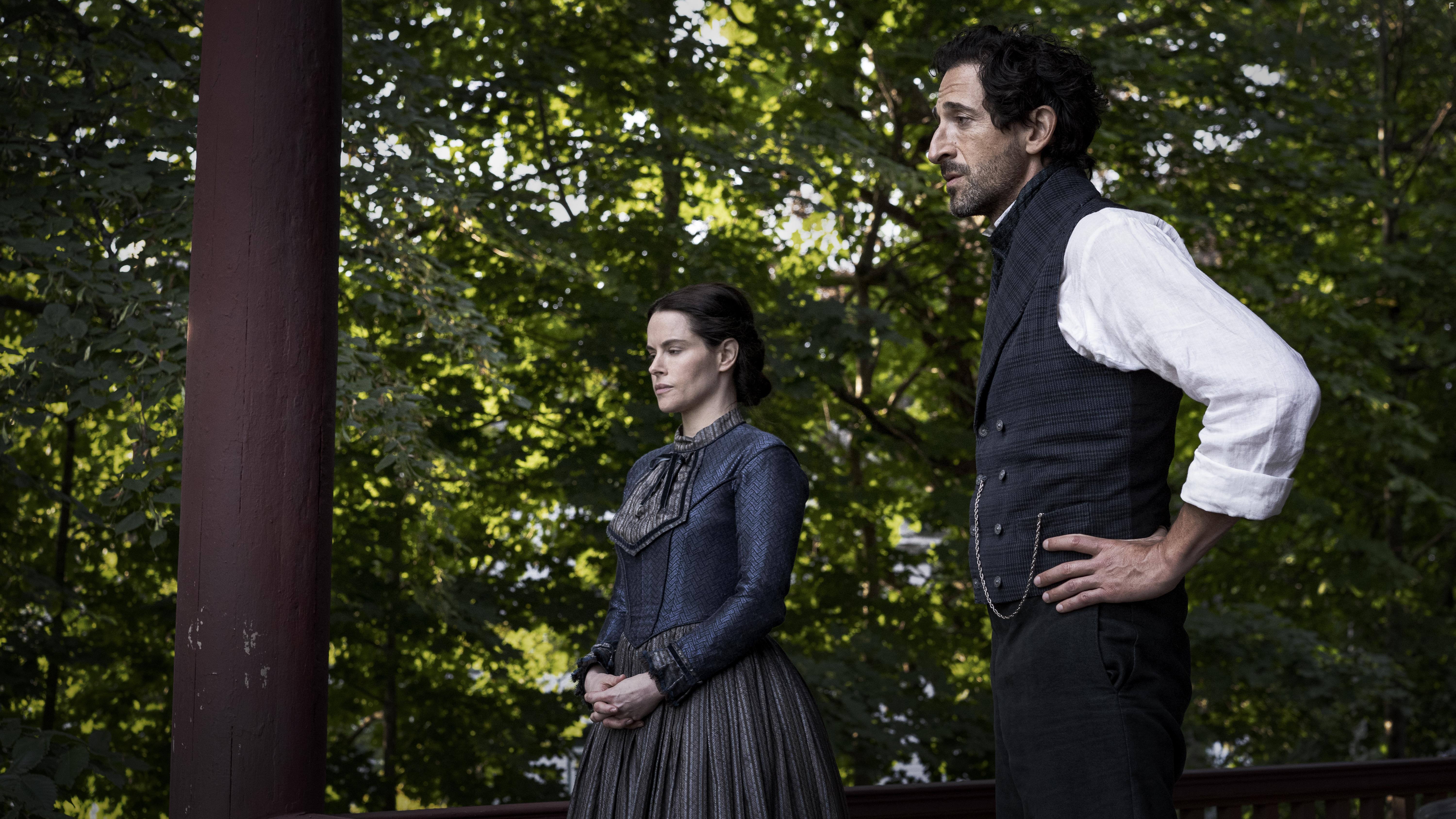 Adrien Brody and Emily Hampshire in Chapelwaite (2021)