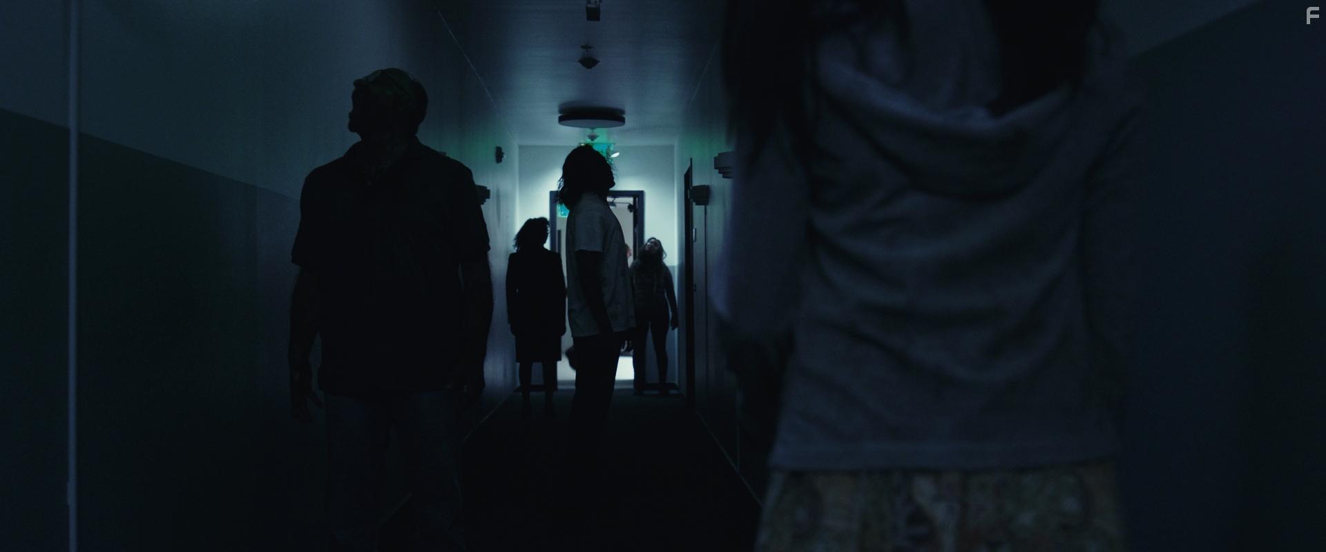 Donald Sutherland, Tyler Posey, Robert Ri'chard, and Summer Spiro in Alone (2020)