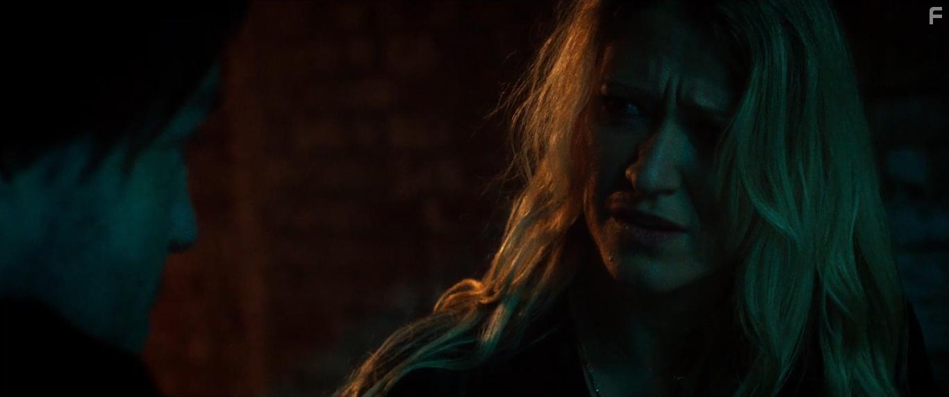 Siobhan Hewlett in The Show (2020)