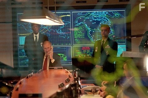 (Left) Morgan Freeman as DCI William Cabot and (center left) James Cromwell as President Fowler in  "The Sum Of All Fears."