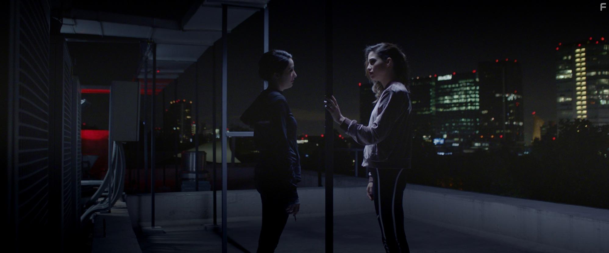 Melissa Barrera and Anahi Davila in Dos Veces T (2018)