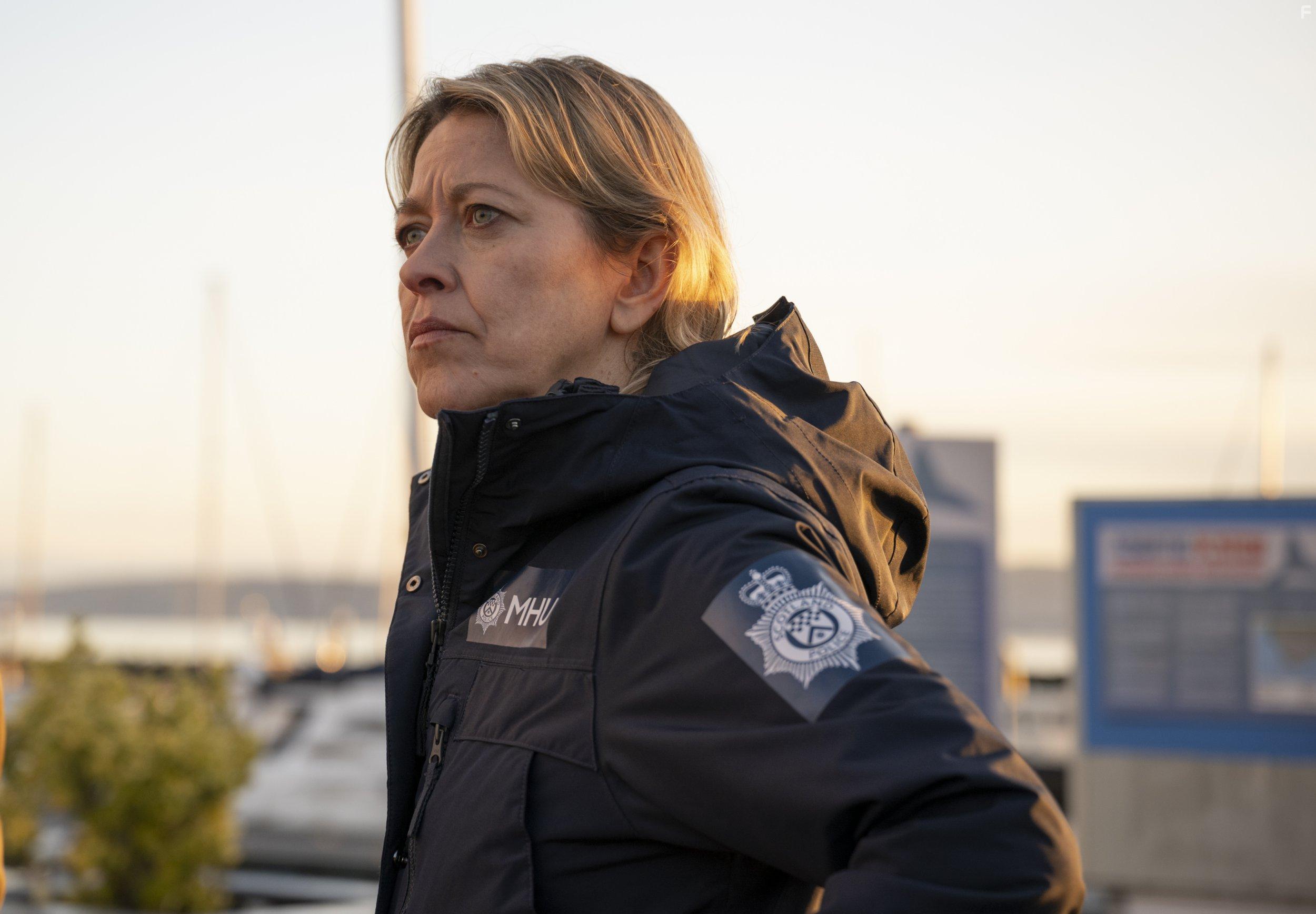 Nicola Walker in Annika (2021)
