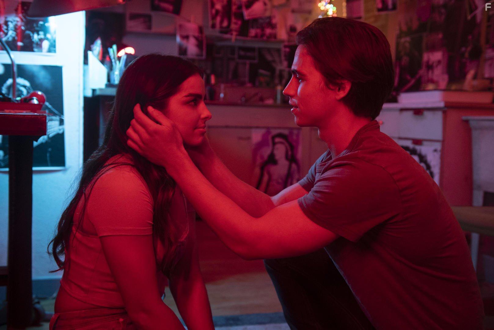 Addison Rae and Tanner Buchanan in He's All That (2021)