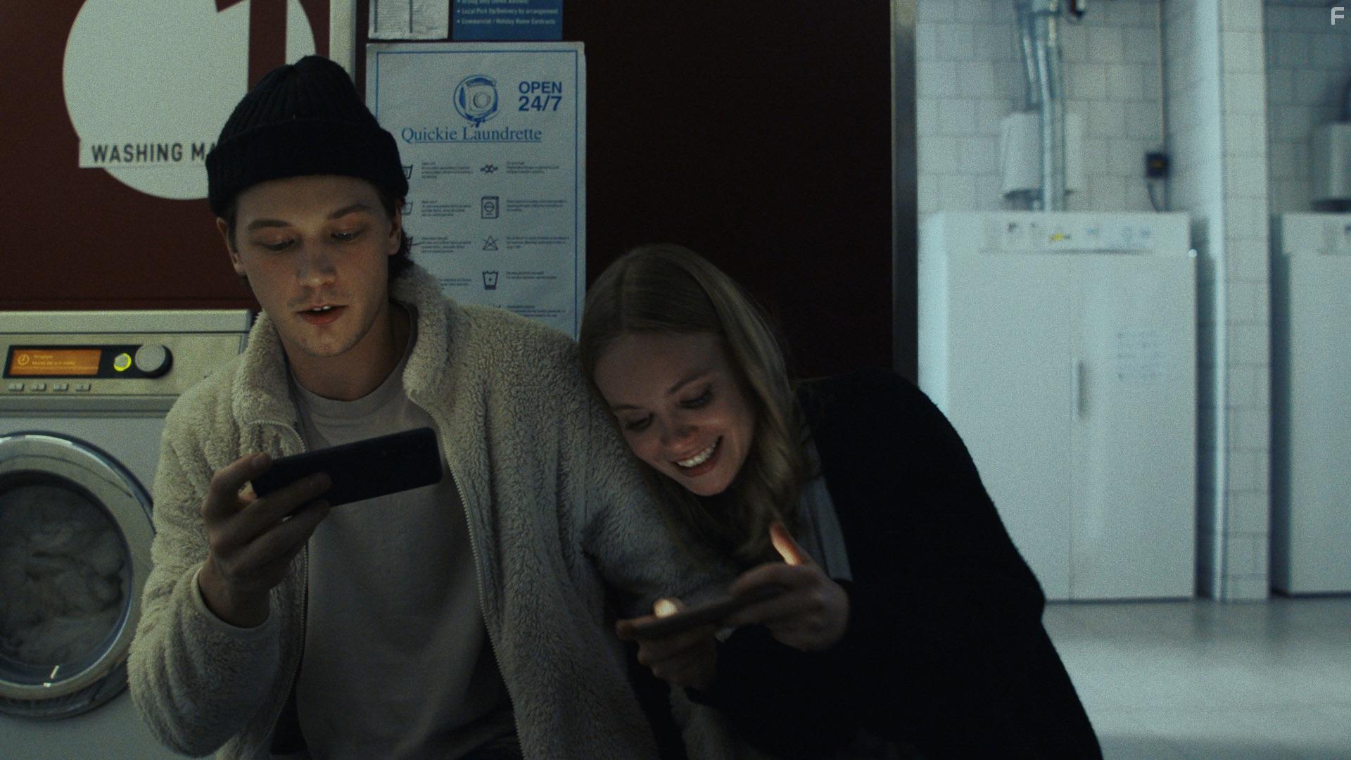 Matilda Kllstrm and Simon Lf in Threesome (2021)