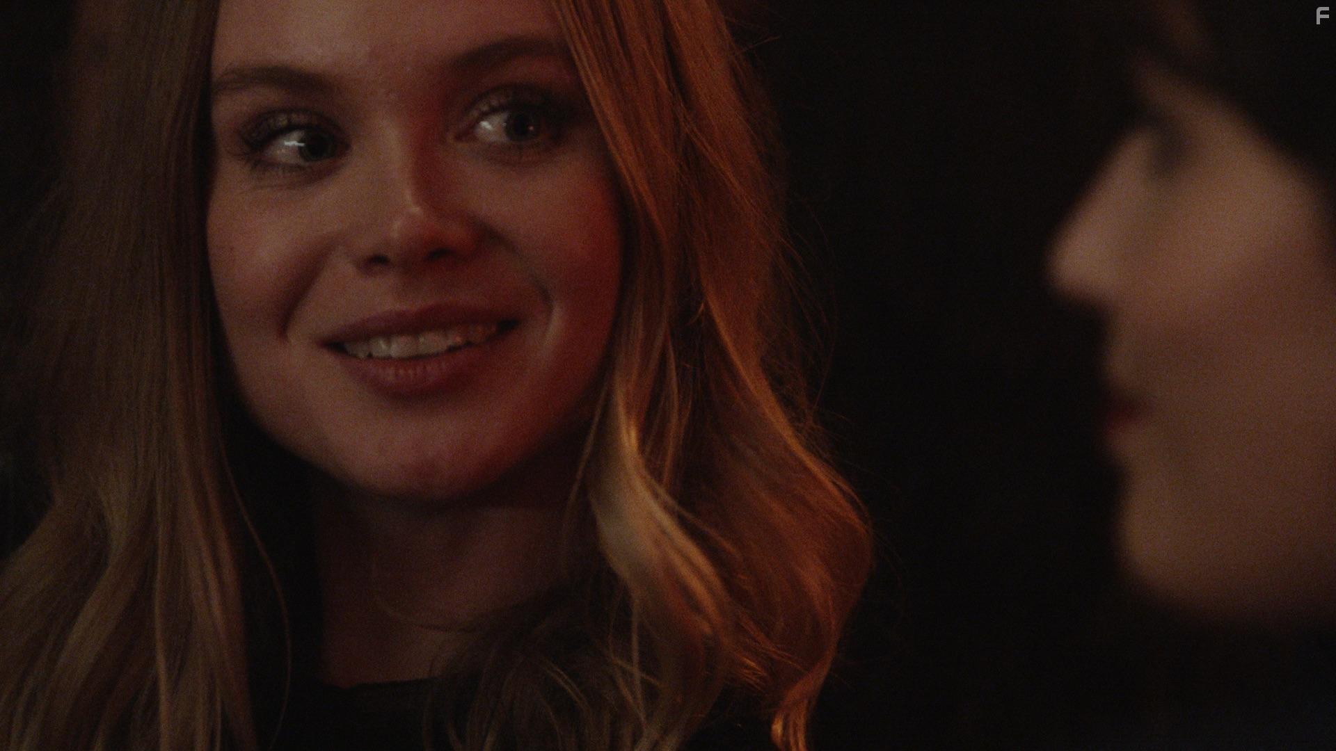 Matilda Kllstrm and Alma Jodorowsky in Threesome (2021)