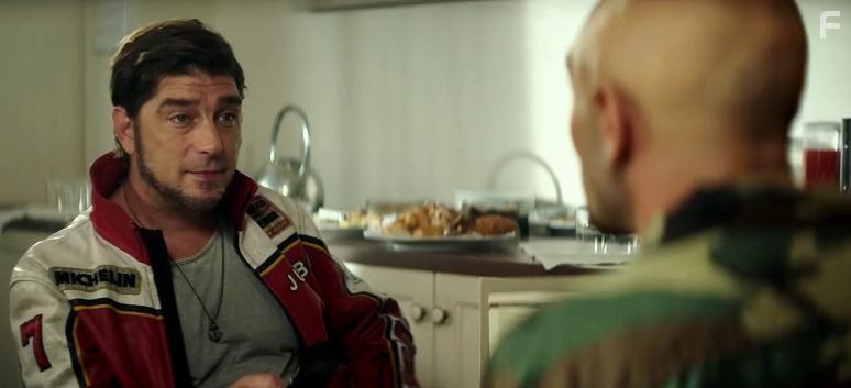 Libero De Rienzo and Marco Palvetti in Il caso Pantani - L'omicidio di un campione (2020)