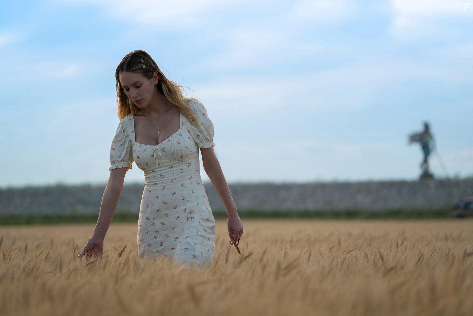 Dylan Penn in Flag Day (2021)