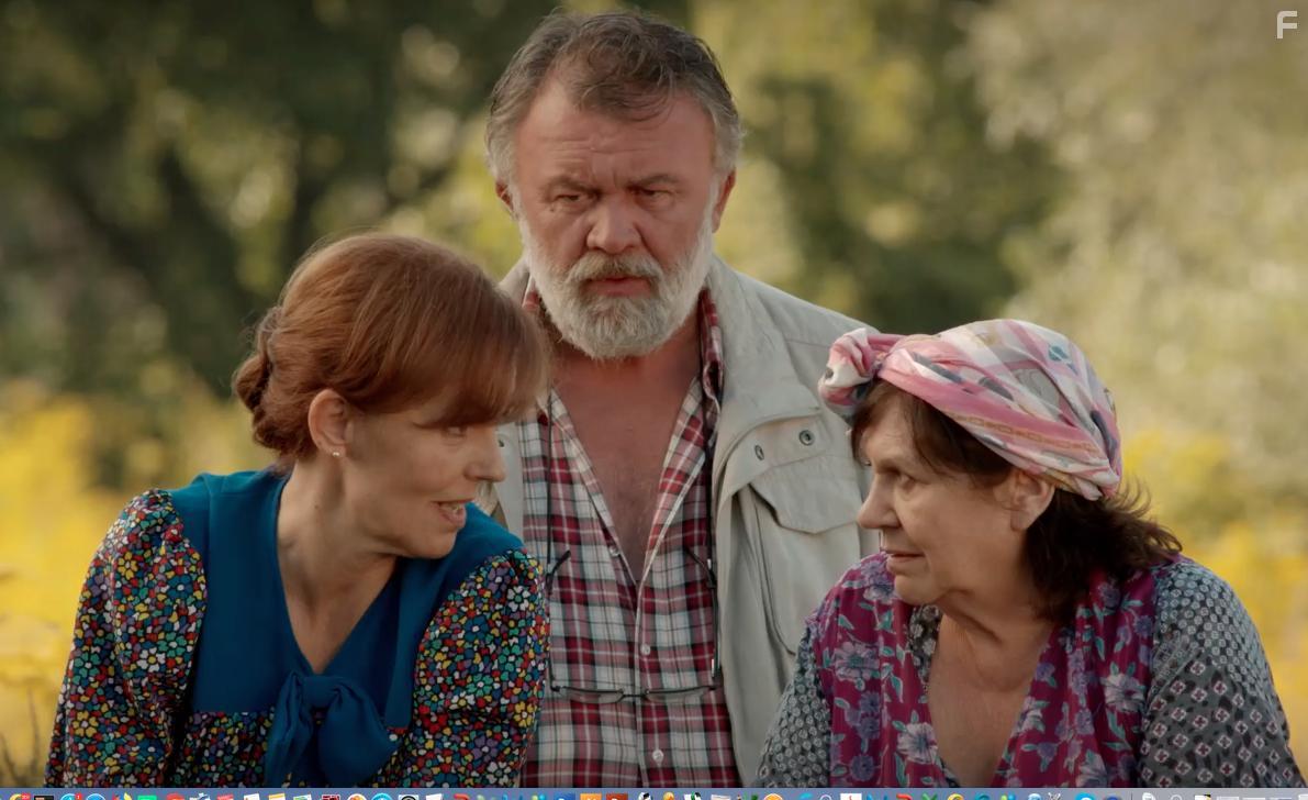 Imre Csuja, Enik Tth, and Kati Zsurzs in A mi kis falunk (2017)