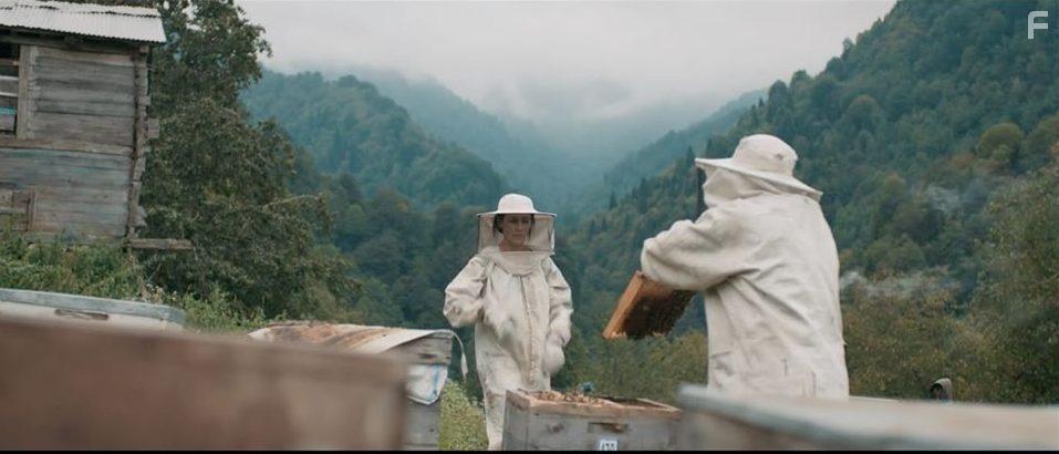 Meryem Uzerli and Hakan Karsak in Kovan (2019)