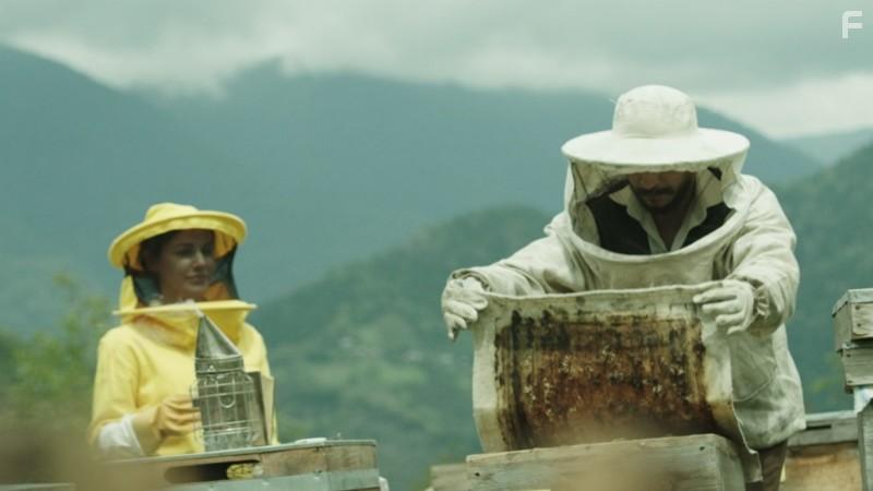 Meryem Uzerli and Hakan Karsak in Kovan (2019)