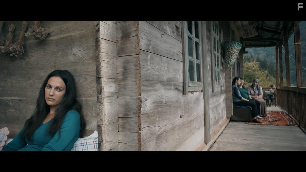 Meryem Uzerli in Kovan (2019)