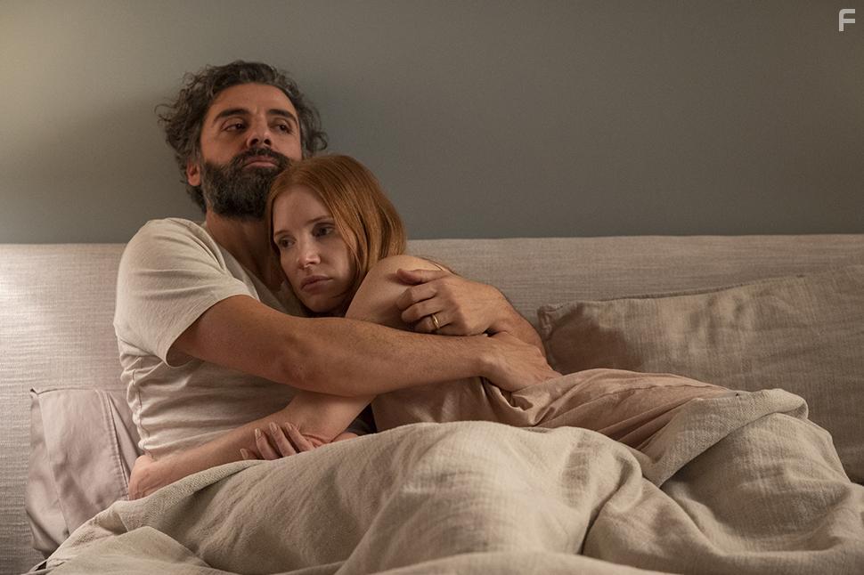 Oscar Isaac and Jessica Chastain in Scenes from a Marriage (2021)