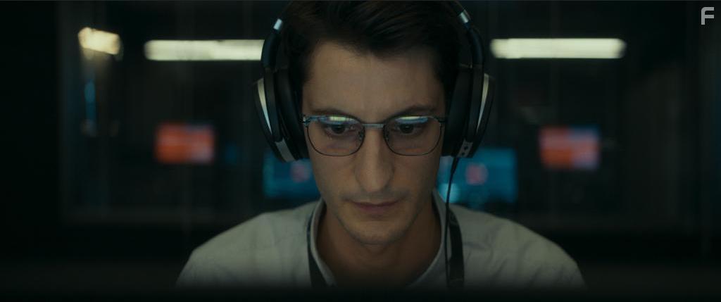 Pierre Niney in Bote noire (2021)