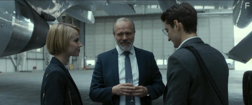 Aurlien Recoing, Pierre Niney, and Lou de Lage in Bote noire (2021)