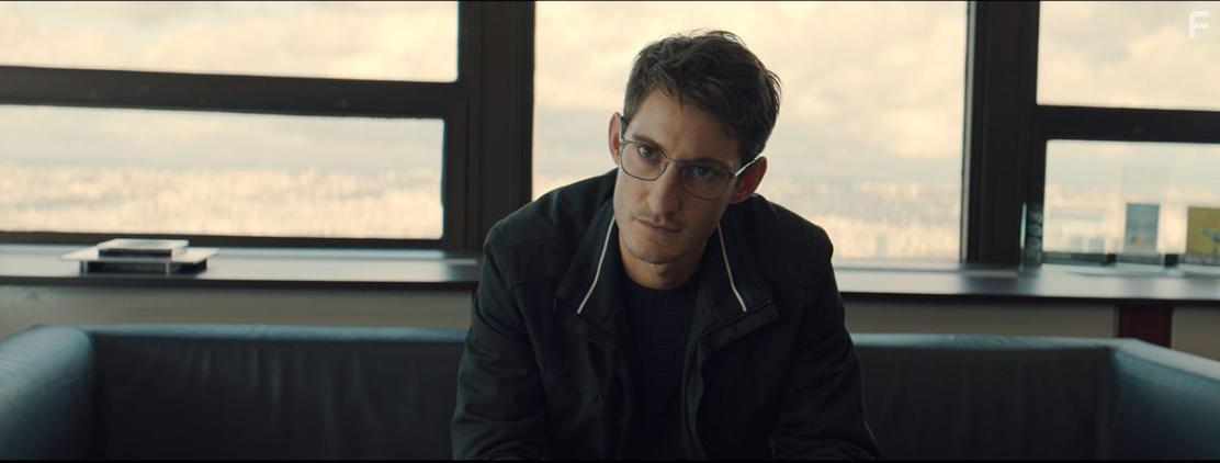 Pierre Niney in Bote noire (2021)
