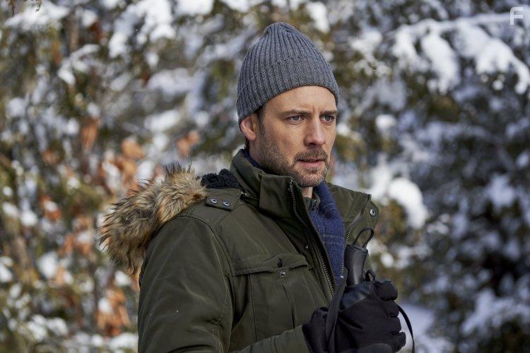 Steve Lund in Baby, It's Cold Inside (2021)