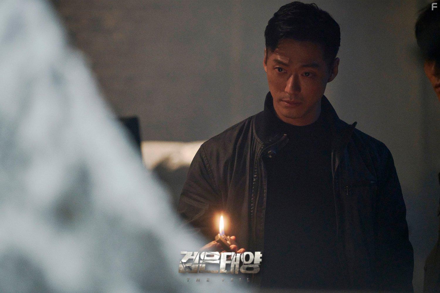 Min Namkoong in Geomeun Taeyang (2021)