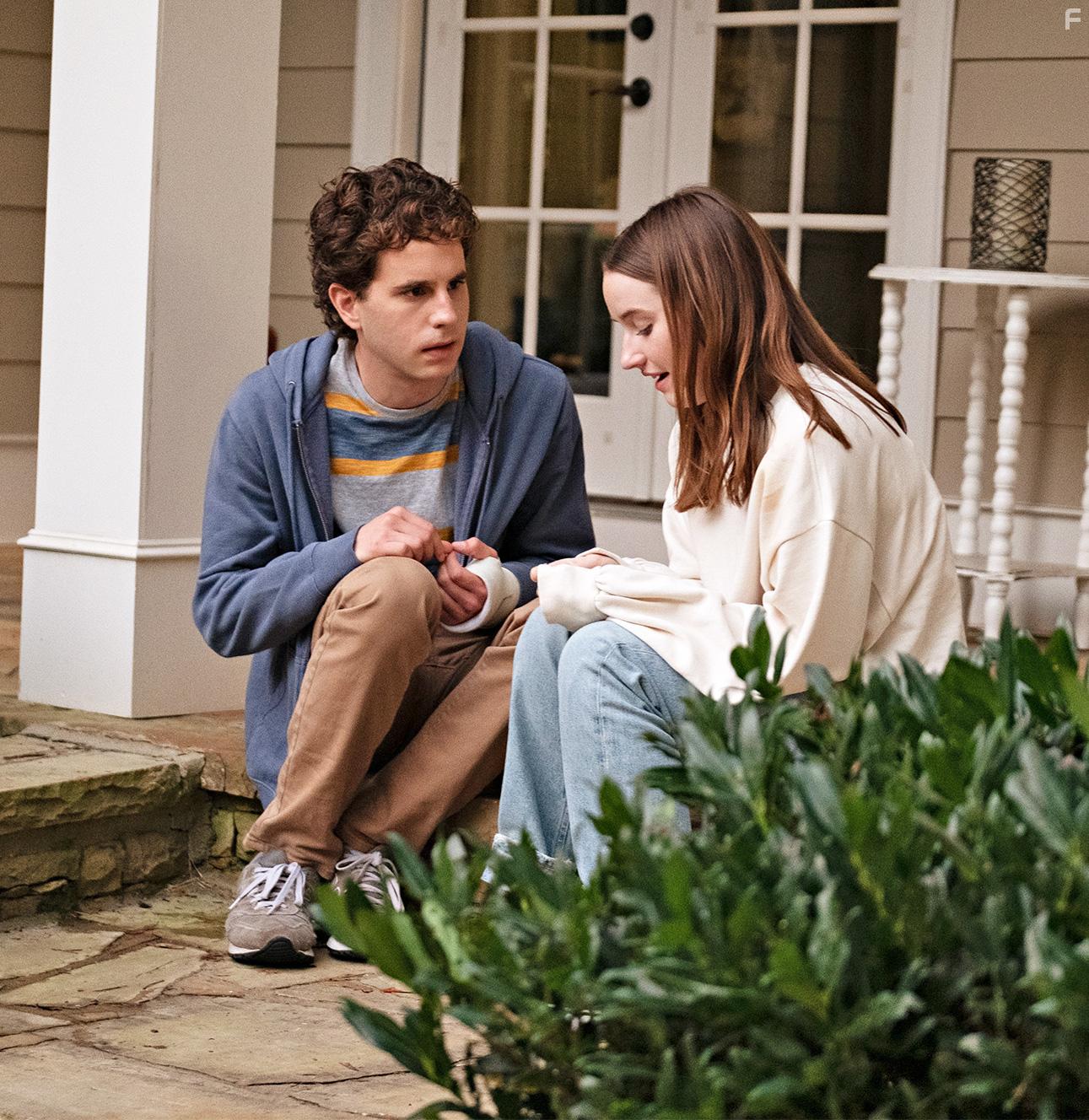 Kaitlyn Dever and Ben Platt in Dear Evan Hansen (2021)