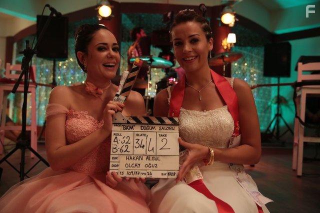 Duygu Yetis and Irem Sak in Dgm Salonu (2018)