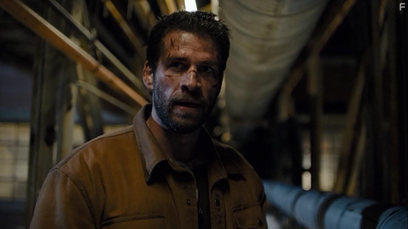 Liam Hemsworth in Most Dangerous Game (2020)